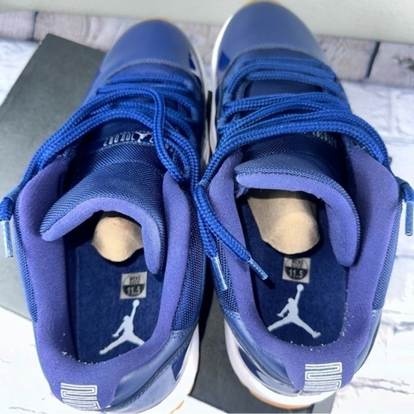 Air Jordan 11 Retro Low Navy Gum Size 11.5 - Picture 5 of 12